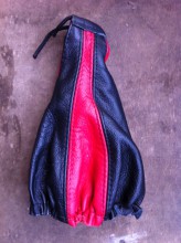 Чехол КПП кожаный универсальный с цветным клином,красный